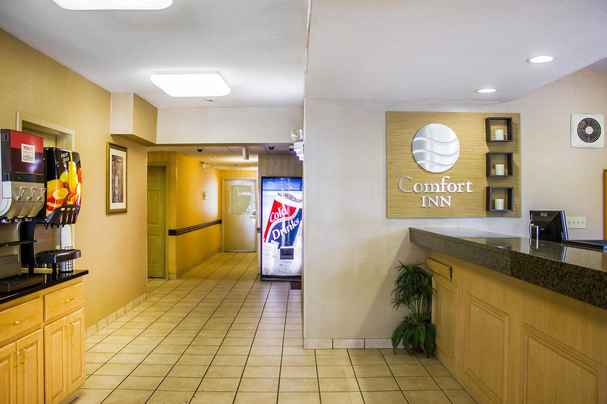 Comfort Inn Guilford Near I-95 Exteriér fotografie